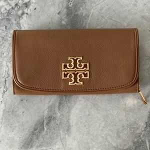 Tory Burch camel wallet